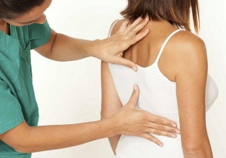 Ako sumnjate na razvoj torakalne osteohondroze, trebali biste posjetiti liječnika